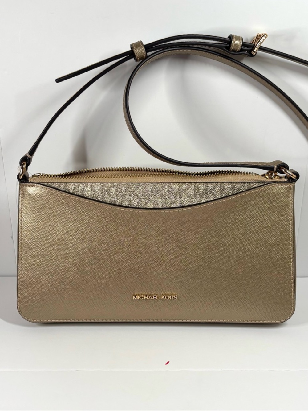 Arden Medium Metallic Crossbody Bag in Pale Gold